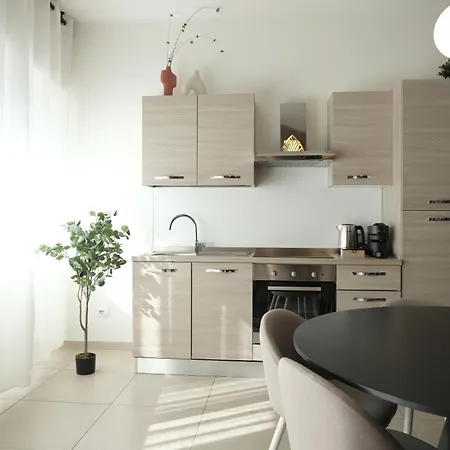 La Boutique - 2 Min Walk To Bernina Express Apartment Tirano Exterior photo