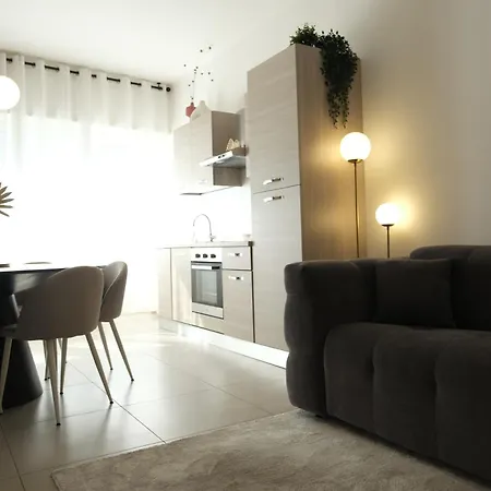 La Boutique - 2 Min Walk To Bernina Express Apartment Tirano Exterior photo