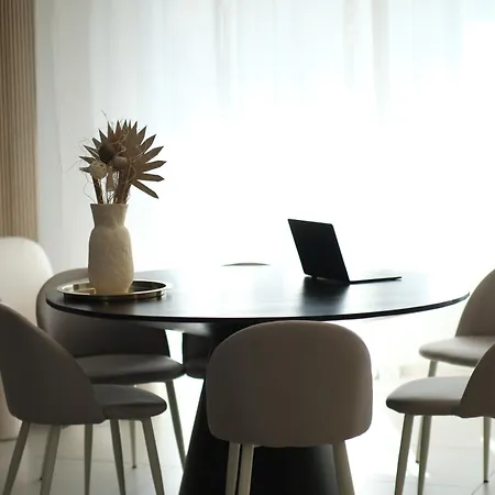 La Boutique - 2 Min Walk To Bernina Express Apartment Tirano Exterior photo